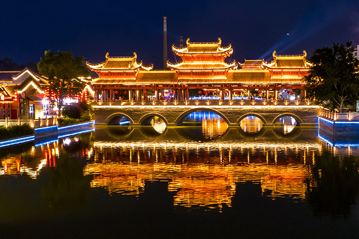 不為游客著想的景區(qū)夜游亮化，注定失?。? title=